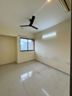 Room in 2 BHK Apartment at Lodha Splendora, Ghodbunder Road – for Rent
