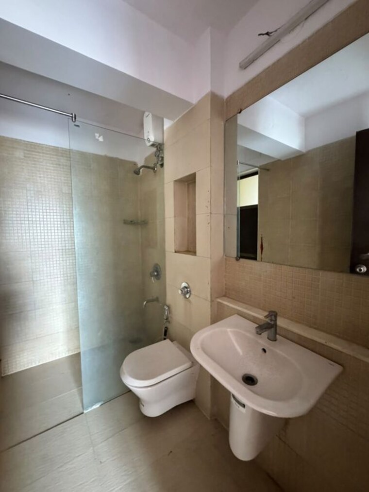 Bathroom, lodha-splendora 2 Bedroom 761 Sq.Ft. Apartment In Ghodbunder Road Thane 10735266