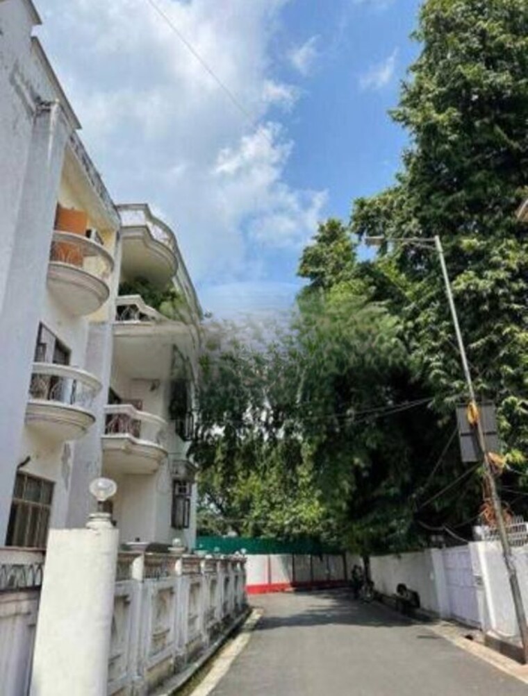 Exterior View, gee-cee-enclave 3 Bedroom 1500 Sq.Ft. Apartment In The Mall Avenue Lucknow 10735284