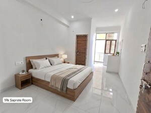 1 RK Builder Floor For Rent in RWA Apartments Sector 51, Sector 51