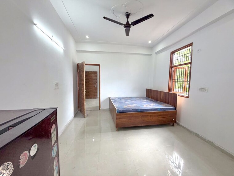 Room, rwa-apartments-sector-51 1 RK 450 Sq.Ft. Builder Floor In Sector 51 Noida 10718302