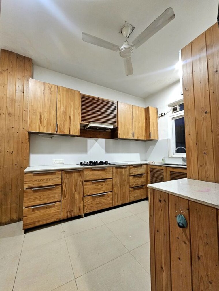 Kitchen, emaar-mgf-emerald-hills 3 Bedroom 1800 Sq.Ft. Apartment In Sector 65 Gurgaon 10735299