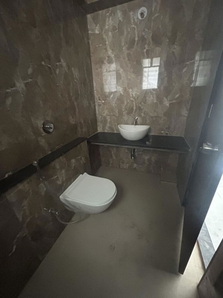Bathroom, unique-youtopia 3 Bedroom 920 Sq.Ft. Apartment In Kharadi Pune 10735297