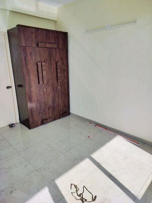 Room in 2 BHK Apartment at Tulip Lemon, Sector 69 – for Rent