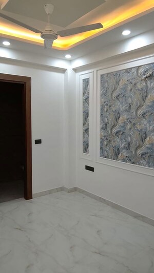 Room in 2 BHK Builder Floor at Sai Residency Noida, Sector 73 – for Sale