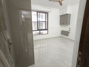 Room in 2 BHK Apartment at Sunshine Destino, Puppalaguda – for Rent