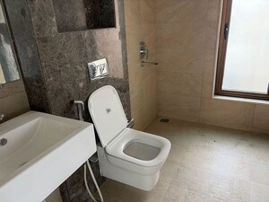 Bathroom in 2 BHK Apartment at Peninsula Celestia Spaces, Parel – for Sale