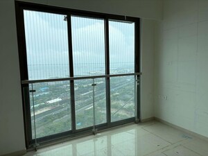 Room in 2 BHK Apartment at Peninsula Celestia Spaces, Parel – for Sale