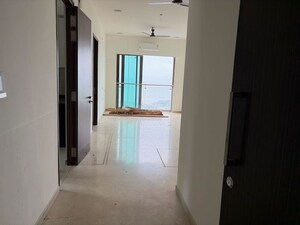 Room in 2 BHK Apartment at Peninsula Celestia Spaces, Parel – for Sale