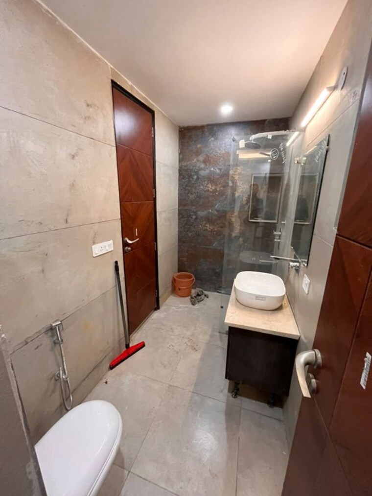 Bathroom, dlf-park-place 3 Bedroom 2329 Sq.Ft. Apartment In Sector 54 Gurgaon 10735350