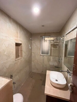 Bathroom in 3 BHK Apartment at DLF Park Place, Sector 54 – for Sale