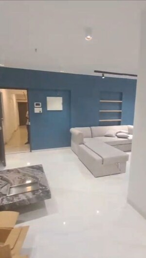 Team Area in 2 BHK Apartment at Laxmi Palace Vile Parle, Vile Parle East – for Rent