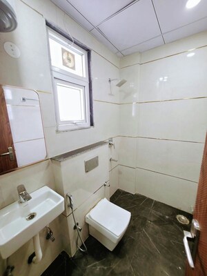 Bathroom in 1 RK Builder Floor at Sector 52 – for Rent