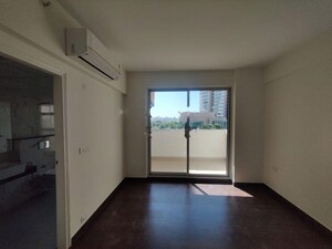 Room in 3 BHK Apartment at Bestech Park View Altura, Sector 79 – for Rent