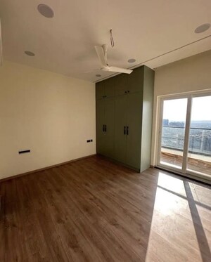 Room in 2.5 BHK Apartment at Sumadhura The Olympus, Financial District – for Rent