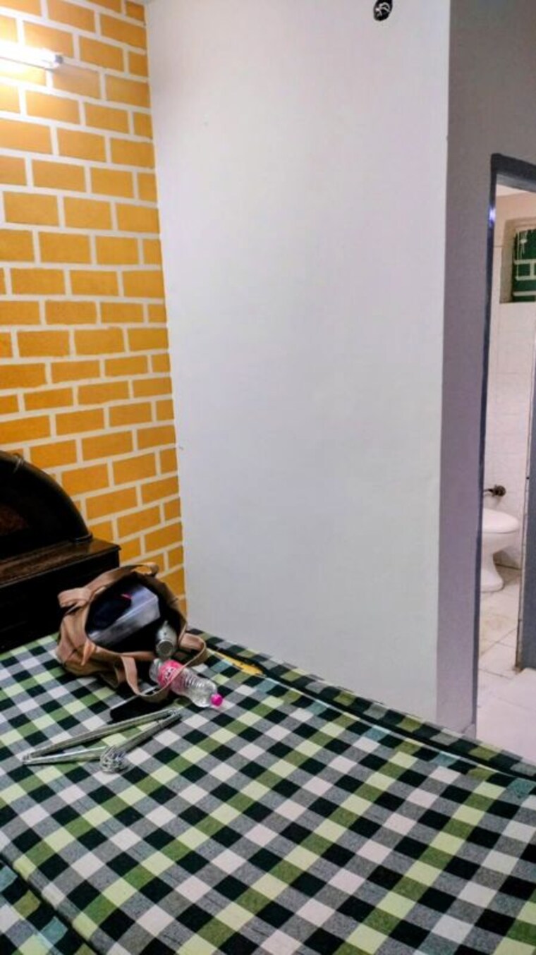 Room, dwarka sector 16 1 RK 250 Sq.Ft. Apartment In Dwarka Sector 16 Delhi 10735392