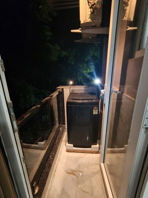 Balcony in 1 BHK Builder Floor at Sector 42 – for Rent