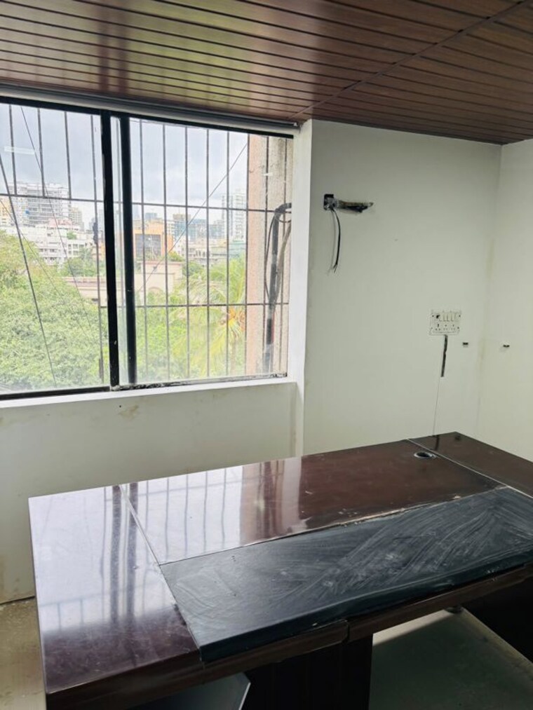 Room, malad west Commercial Office Space 1688 Sq.Ft. In Malad West Mumbai 10735347