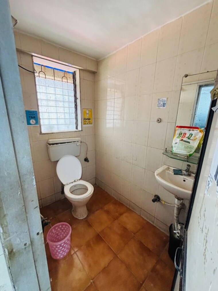 Bathroom, malad west Commercial Office Space 1688 Sq.Ft. In Malad West Mumbai 10735347