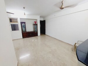 Room in 2 BHK Apartment at Hiranandani Meadows, Manpada – for Rent