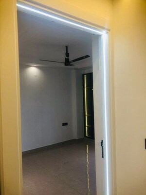 Room in 4 BHK Builder Floor at Parklands, Sector 85 – for Sale