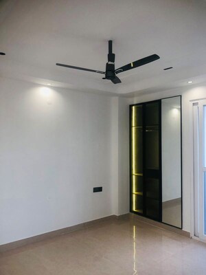 Room in 4 BHK Builder Floor at Parklands, Sector 85 – for Sale