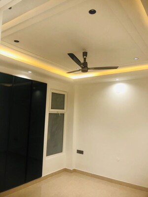 Room in 4 BHK Builder Floor at Parklands, Sector 85 – for Sale
