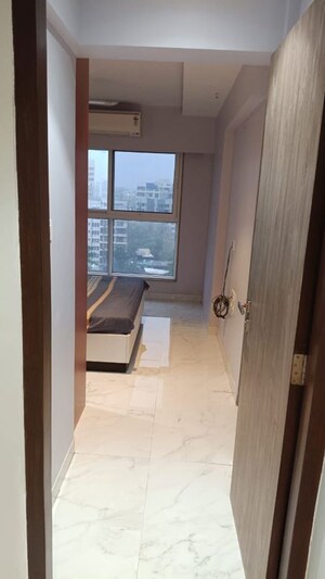 Room in 2 BHK Apartment at MICL Insignia, Vile Parle West – for Rent