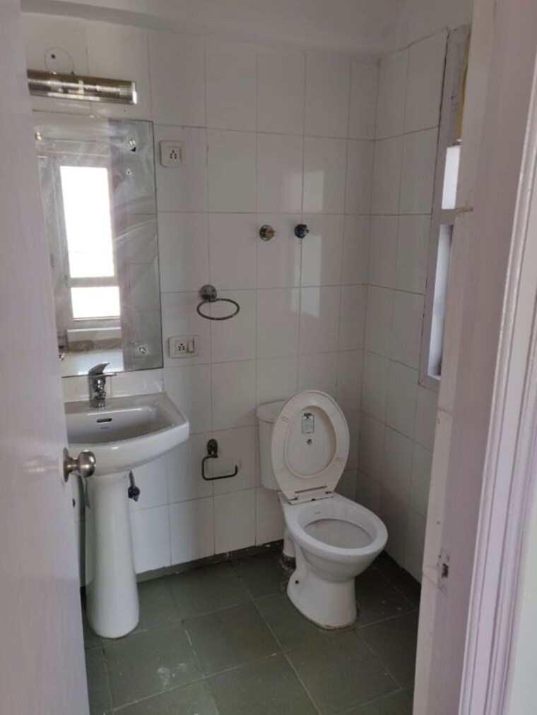 Bathroom, rps-auria 3 Bedroom 1565 Sq.Ft. Apartment In Sector 88 Faridabad 10735480