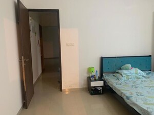 Room in 2.5 BHK Apartment at Rustomjee Elanza, Malad West – for Rent