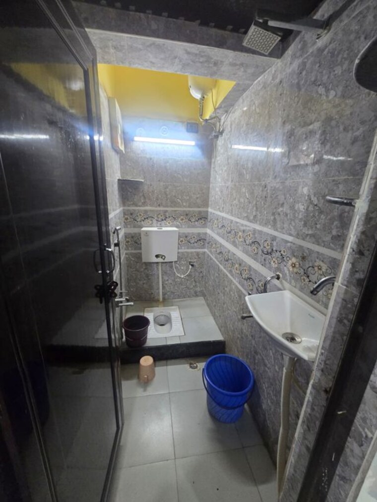 Bathroom, dwarka sector 16 1 RK 250 Sq.Ft. Apartment In Dwarka Sector 16 Delhi 10735436