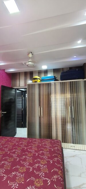 Furnished Amenities in 2 BHK Apartment at Highland Annex, Majiwada – for Rent