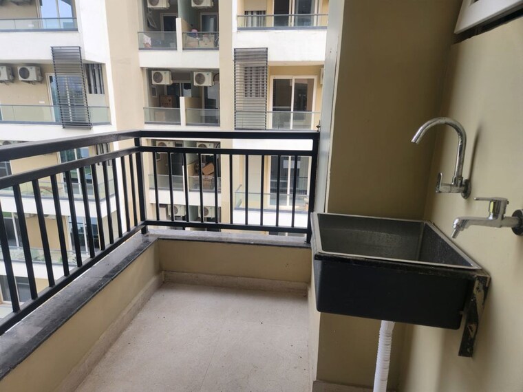 Balcony, maya-green-lotus-utsav 3 Bedroom 2100 Sq.Ft. Apartment In International Airport Road Zirakpur 10735539