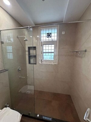 Bathroom in 3 BHK Builder Floor at Dlf City Phase 3 – for Rent