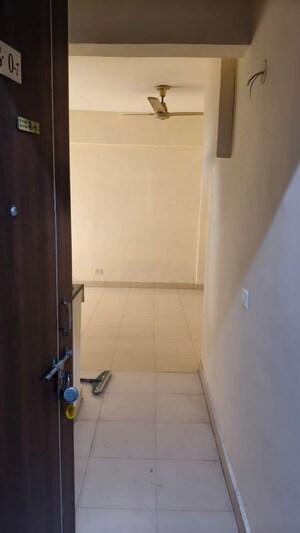 2 BHK Apartment For Rent in OP Floridaa, Sector 82