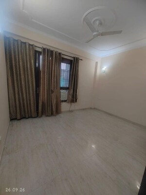Room in 4 BHK Builder Floor at South City 2 – for Rent