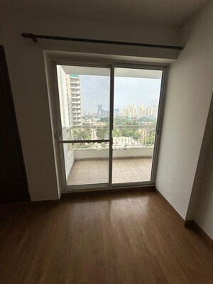 Room in 3 BHK Apartment at Hero Homes Gurgaon, Sector 104 – for Rent