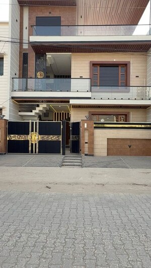 4 BHK Independent House For Sale in Sector 125