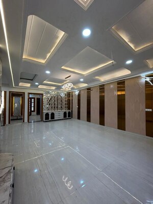 Room in 4 BHK Independent House at Sector 125 – for Sale