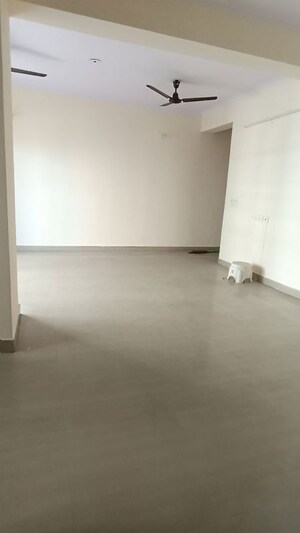 Room in 3 BHK Apartment at Saviour Park, Mohan Nagar – for Rent
