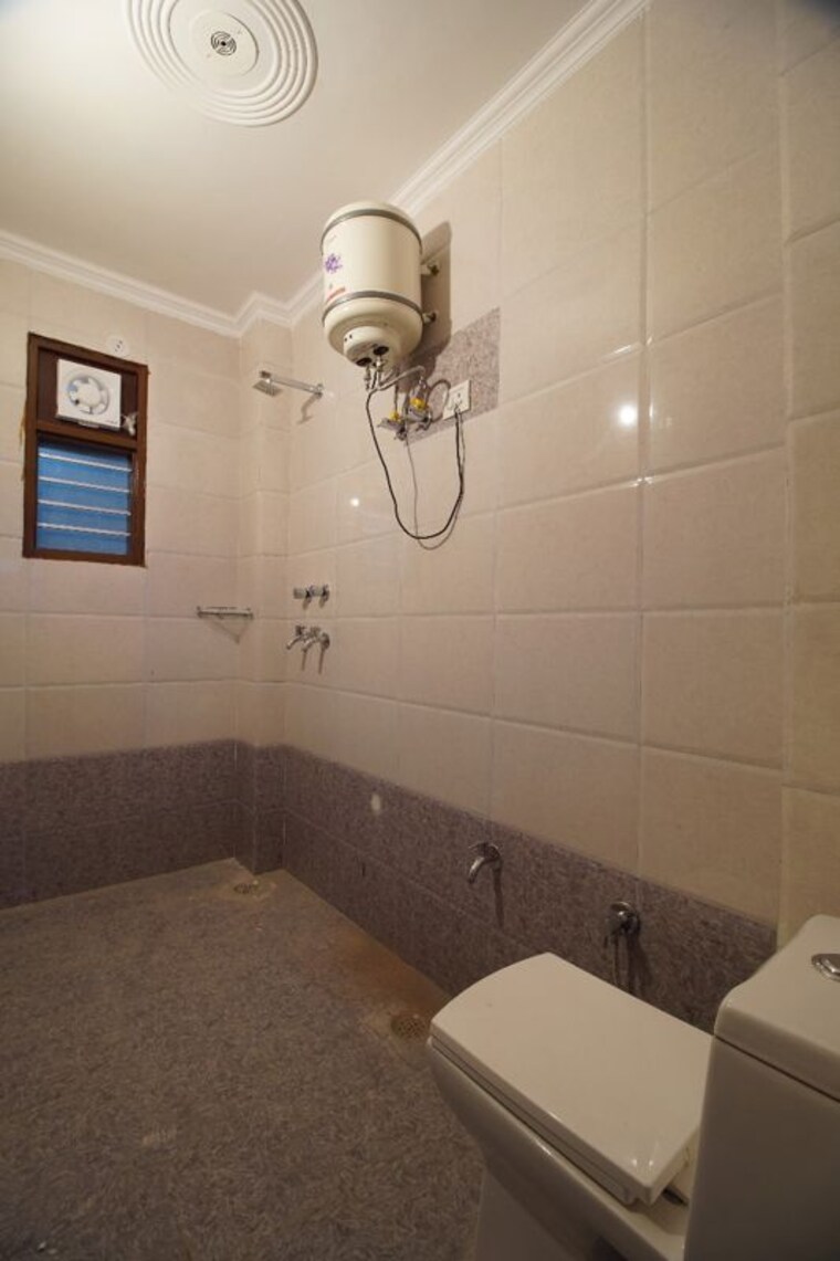 Bathroom, eros-rosewood-city  900 Sq.Ft. Builder Floor In Sector 49 Gurgaon 10735636