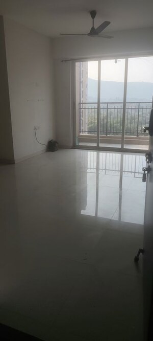 Room in 2 BHK Apartment at Puranik Hometown Phase III, Ghodbunder Road – for Rent
