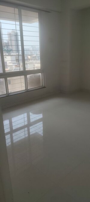 Room in 2 BHK Apartment at Puranik Hometown Phase III, Ghodbunder Road – for Rent