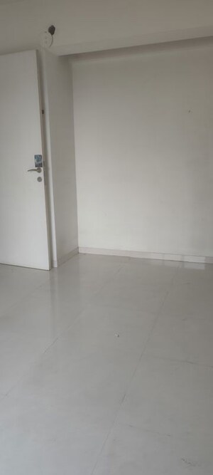 Room in 2 BHK Apartment at Puranik Hometown Phase III, Ghodbunder Road – for Rent
