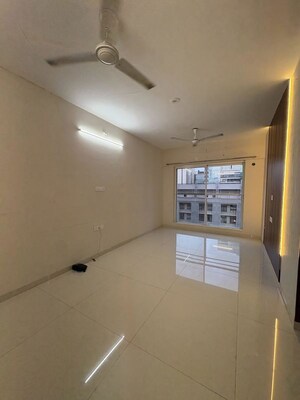 2 BHK Apartment For Sale in Sugee Atharva, Prabhadevi