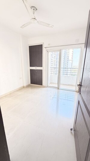 2 BHK Apartment For Sale in Amrapali Verona Heights Phase II, Amrapali Leisure Valley
