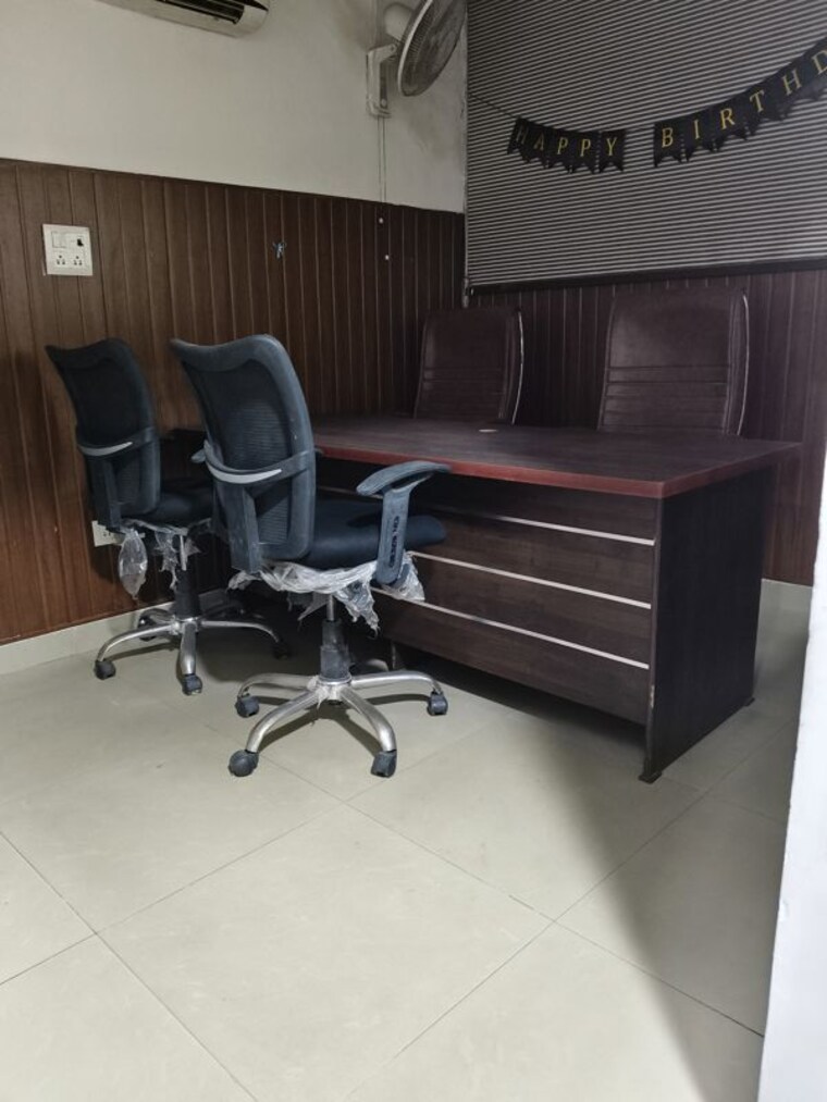 Gym, sector 3 Commercial Office Space 1500 Sq.Ft. In Sector 3 Noida 10735655