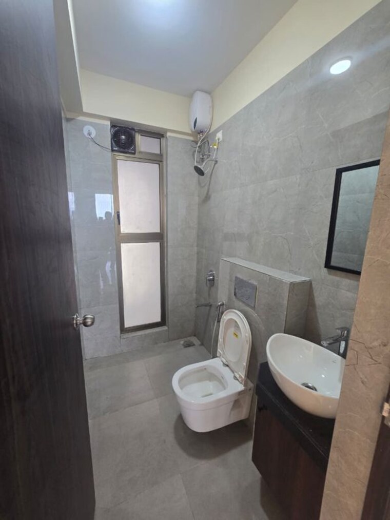 Bathroom, raymond-ten-x-habitat 2 Bedroom 670 Sq.Ft. Apartment In Pokhran Road No Two Thane 10735733