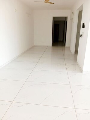 Room in 4 BHK Apartment at Ambli – for Rent