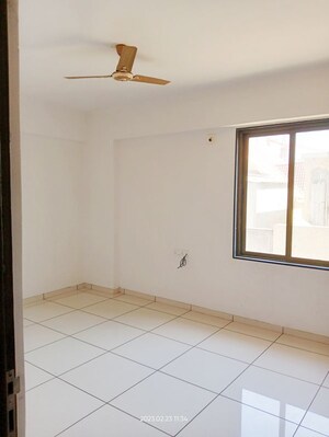 Room in 4 BHK Apartment at Ambli – for Rent